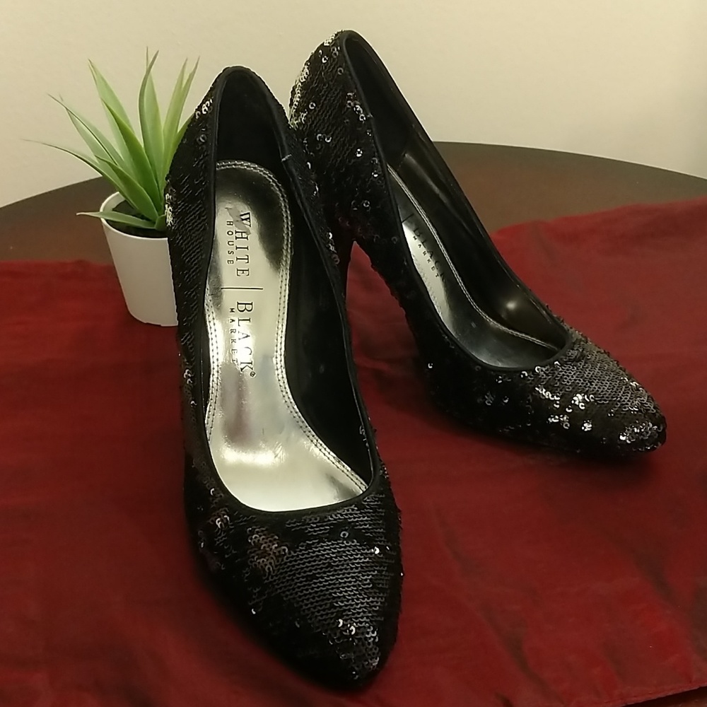 GORGEOUS WHITE HOUSE BLACK MARKET HEELS SZ 6.5